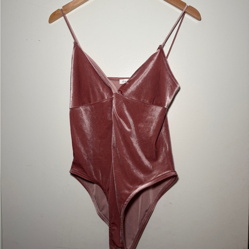 Topshop Velvet Bodysuit in Soft Pink